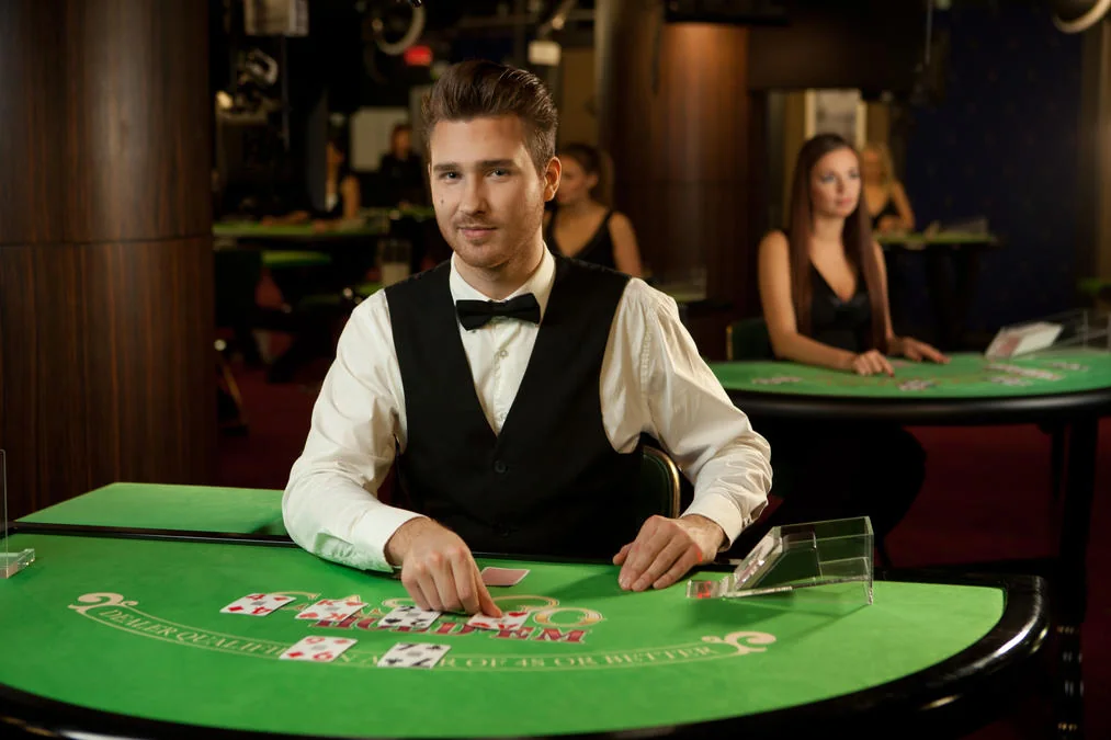 Antarmuka meja roulette dan permainan live J200M